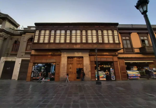 CASA ALIAGA.JPG