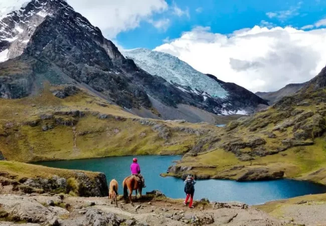 tour-7-lagunas-del-ausangate-cuzco-870x555